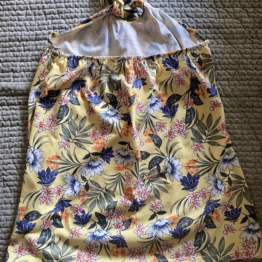 Yellow floral halter top size XL. Great preowned condition - Picture 3 of 3